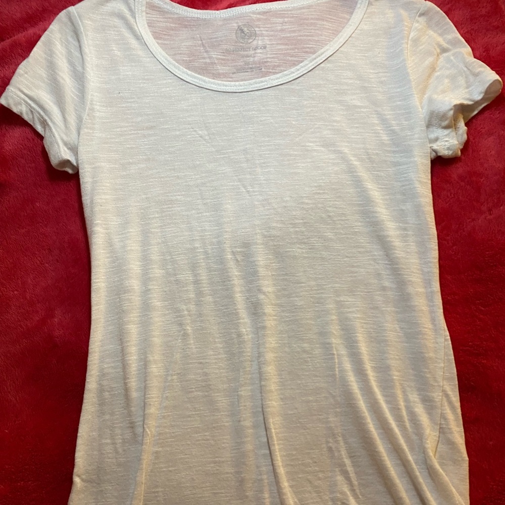 White tee
